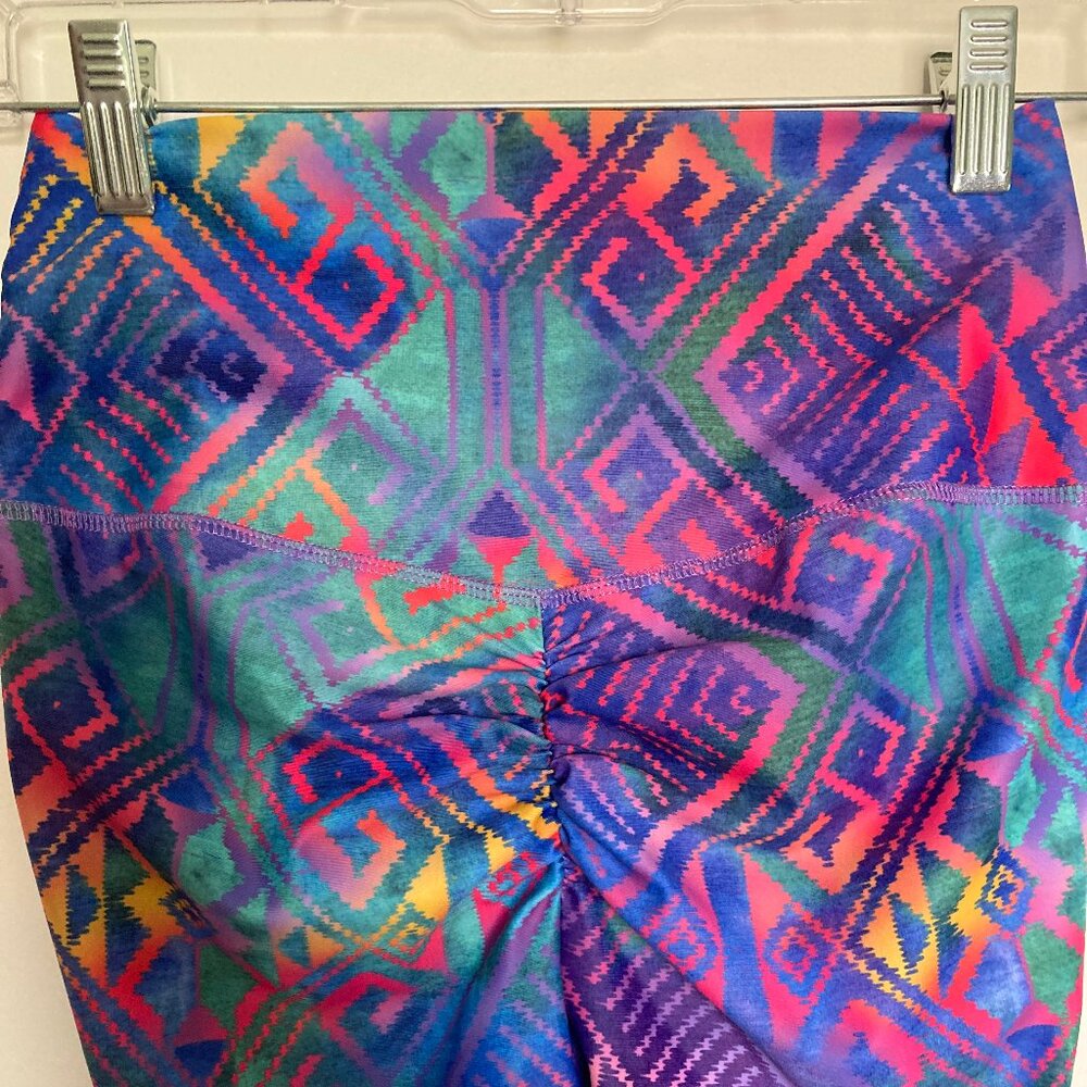 ABS2B beautiful Aztec print scrunch butt leggings size medium